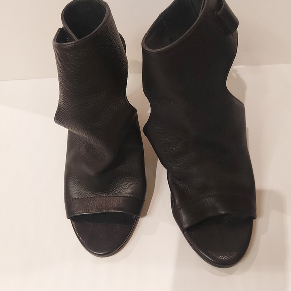 ❣️Ladies Vince high heel sandals size 7 (#439) - Picture 3 of 8